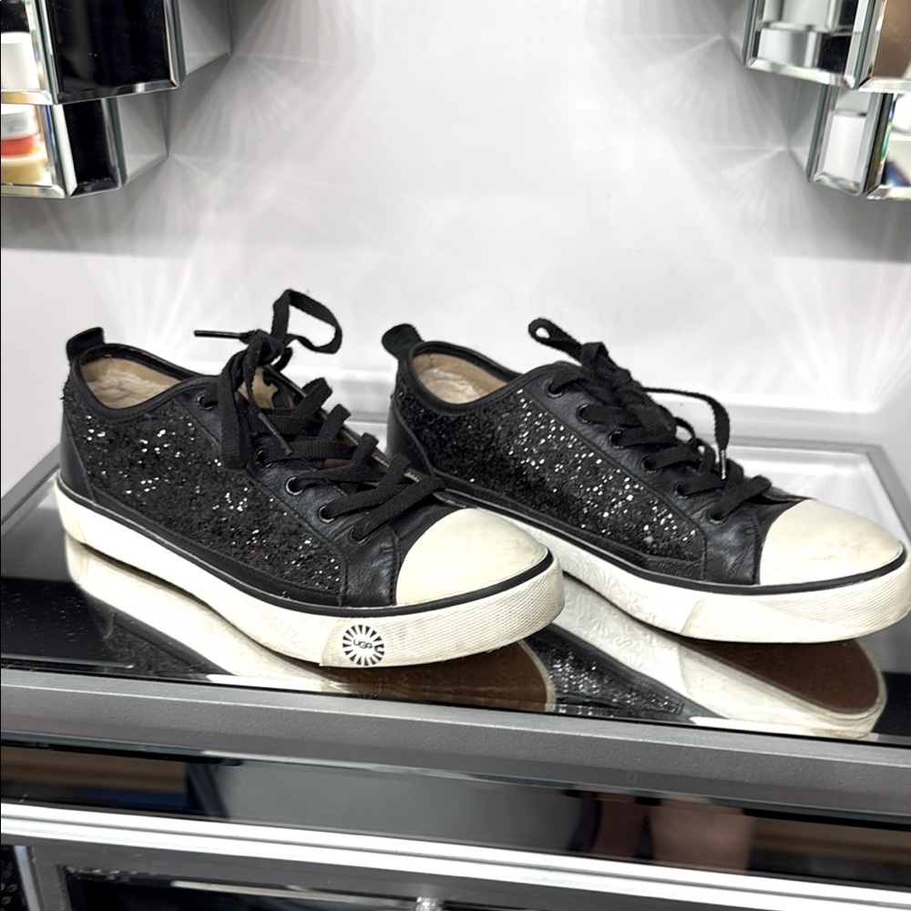 UGG sheepskin Black Glitter sneakers